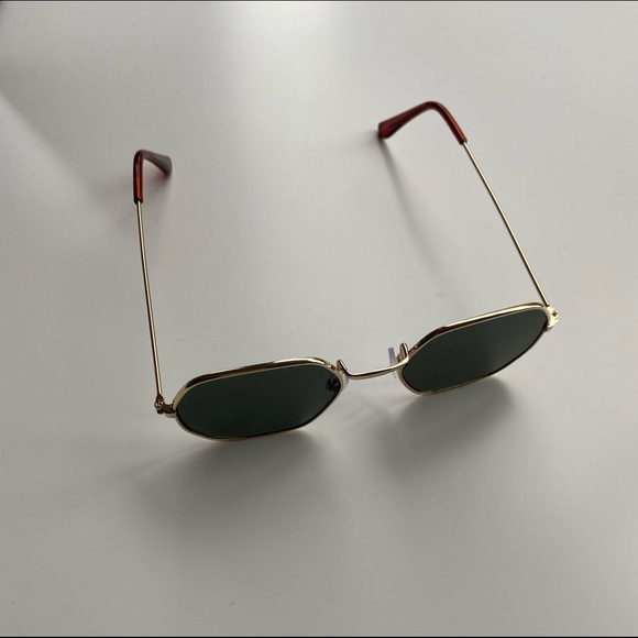 *PULL & BEAR* sunglasses. Round frame. - Picture 2 of 4